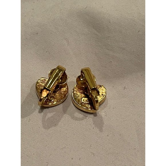Vintage Avon Heart Shaped Rhinestone Edged With Black Gold Tone Clip-on Earrings - Picture 6 of 10